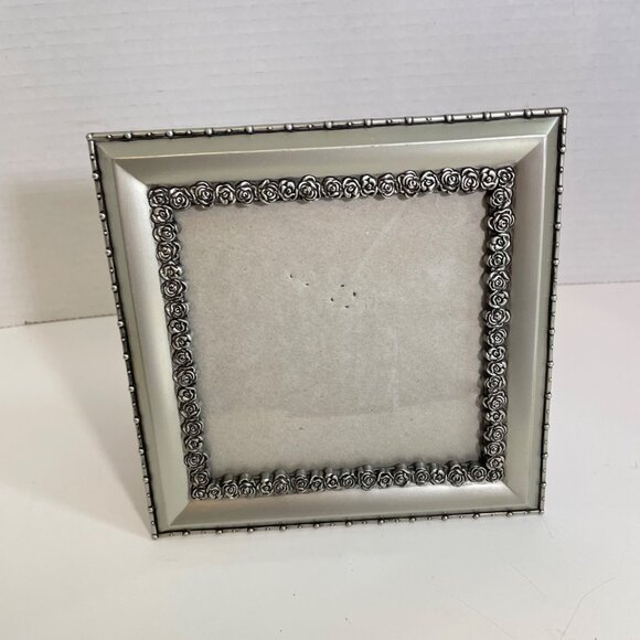 Silver Rose Border Square Picture Frame 5x5 Inches Metal Design With Beaded Edge - Picture 4 of 8